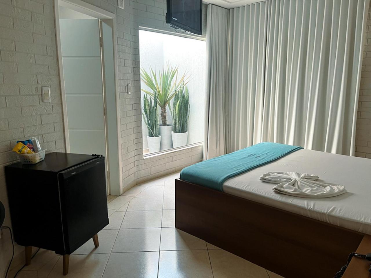 Top'S Motel (Adults Only) Jacarei Exterior photo