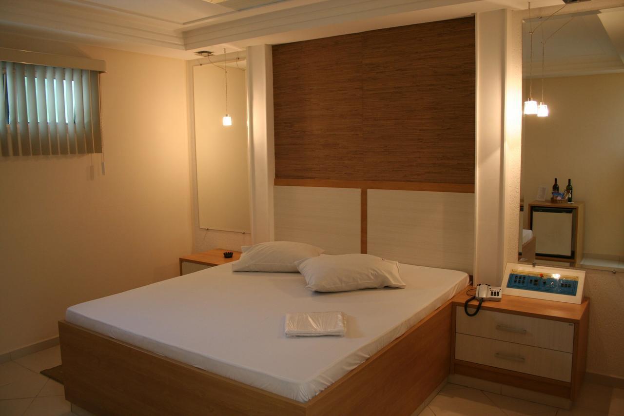 Top'S Motel (Adults Only) Jacarei Exterior photo